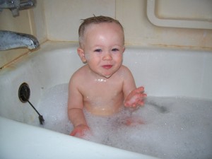 Bubble fun in the tub!