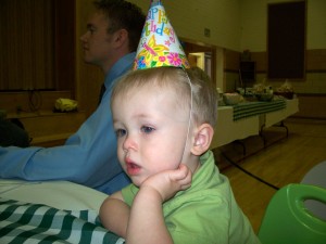 Rockin' the party hat!